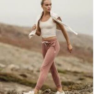 Vuori tamarind 
XL Zip-Up hoodie & joggers